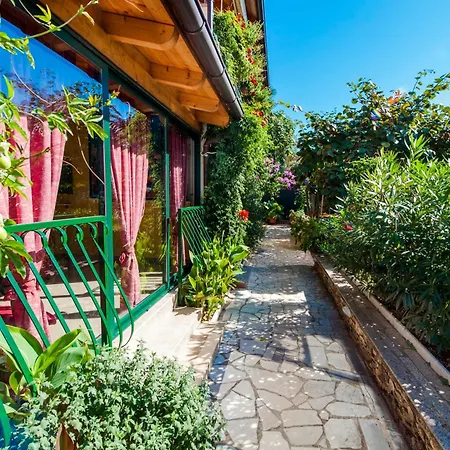And Dea Adults Only Konukevi 4*