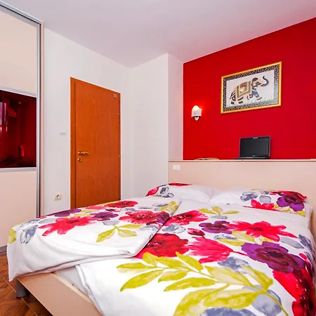 And Dea Adults Only Konukevi 4*