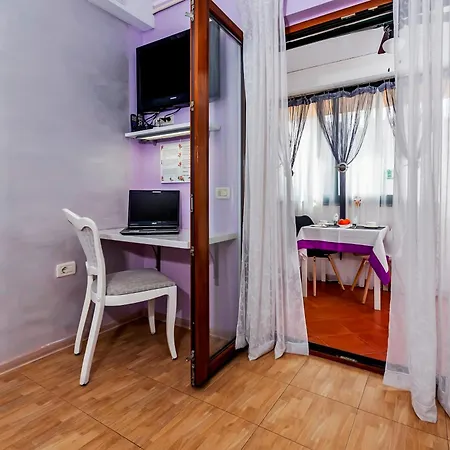 And Dea Adults Only 4*