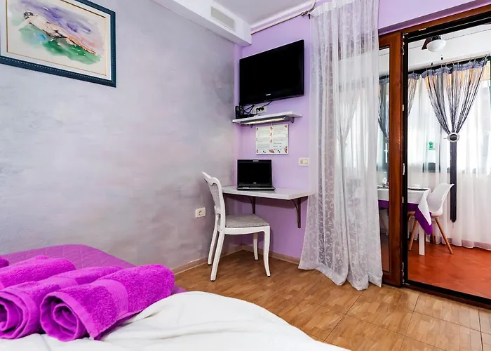 And Dea Adults Only Pensión