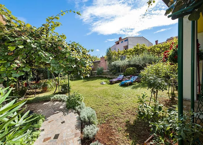 And Dea Adults Only Pensión 4*